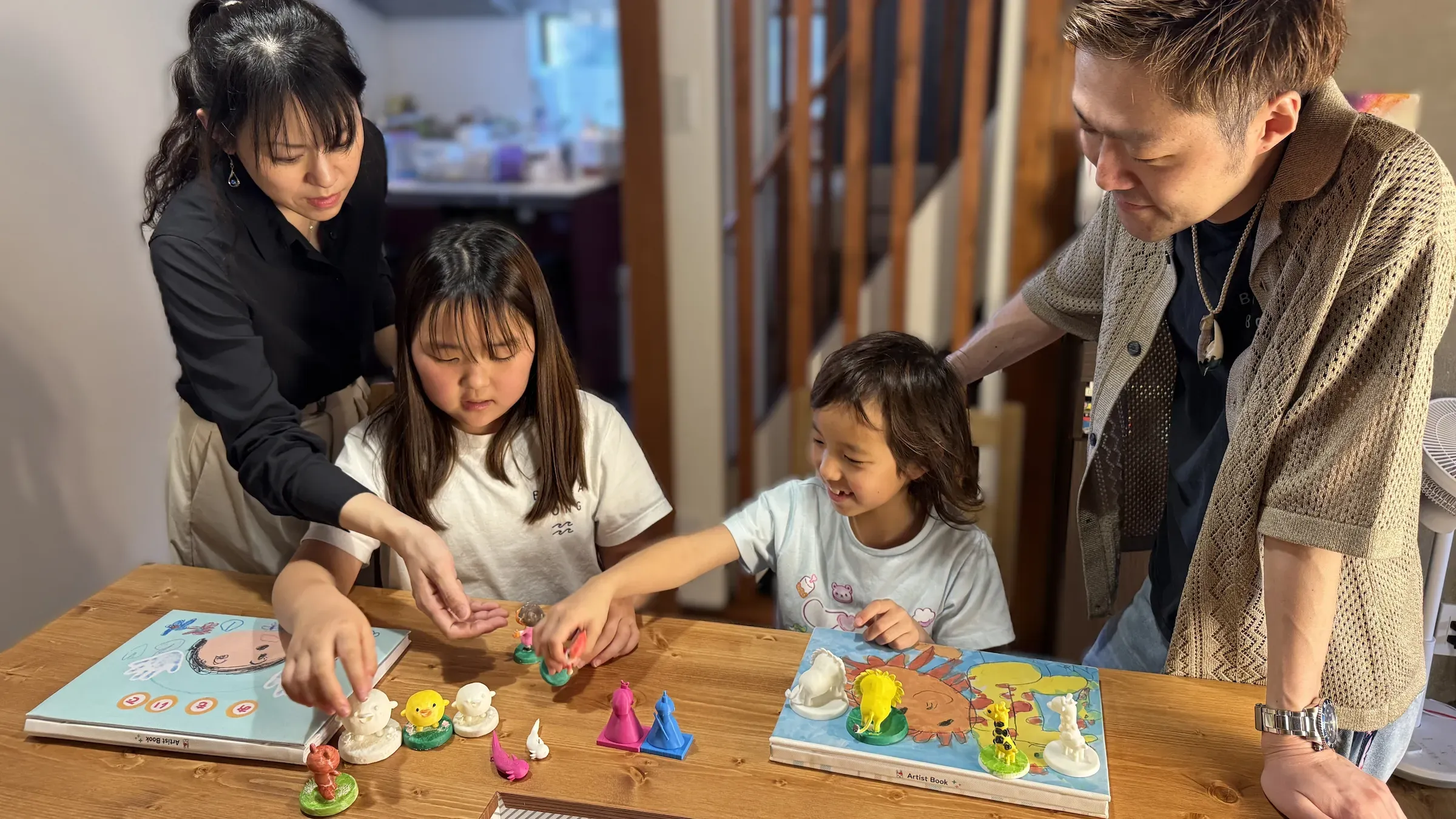子どもの作品を通して自信や家族のつながりを育むイメージ